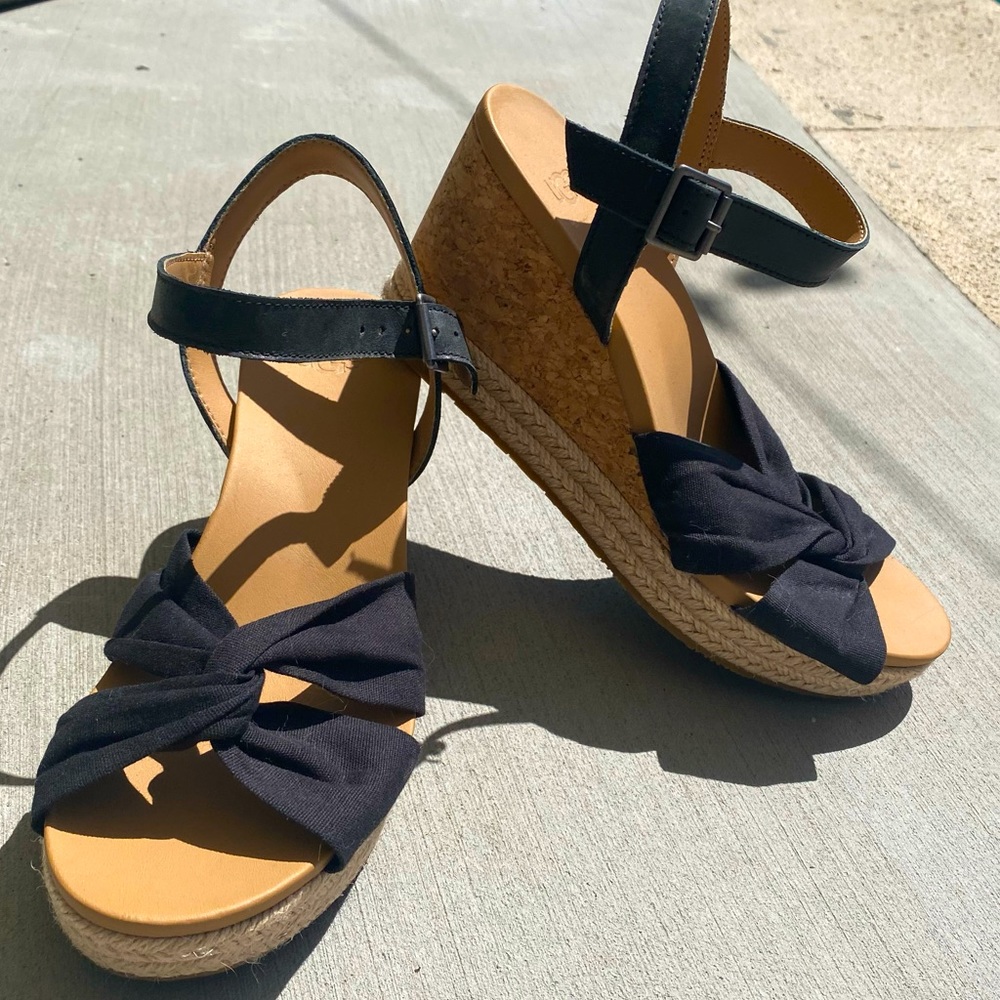 Ugg Women’s Joslyn cork Espadrille wedge sandals
